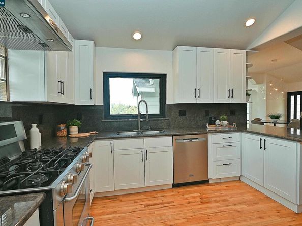 7548 Altura Place, Oakland CA 94605