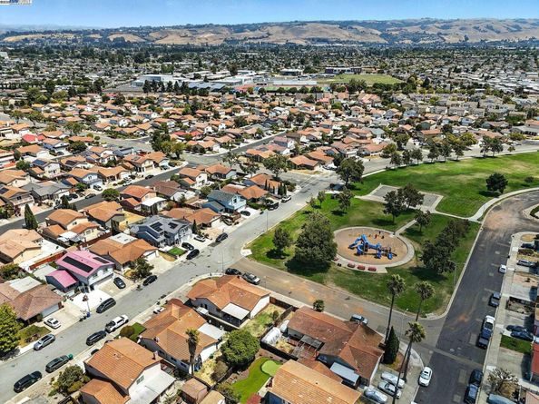 2510 Kirkwood Dr, Hayward CA 94545