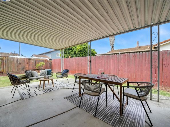 2510 Kirkwood Dr, Hayward CA 94545