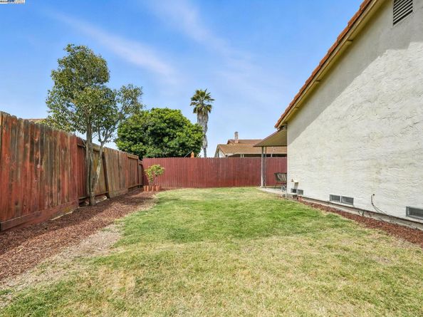 2510 Kirkwood Dr, Hayward CA 94545
