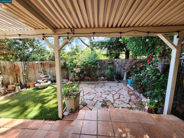 312 Wildcroft Dr, Martinez CA 94553