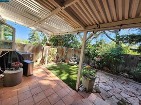 312 Wildcroft Dr, Martinez CA 94553