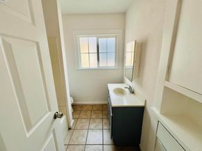 5525 Harvey Ave, Oakland CA 94621
