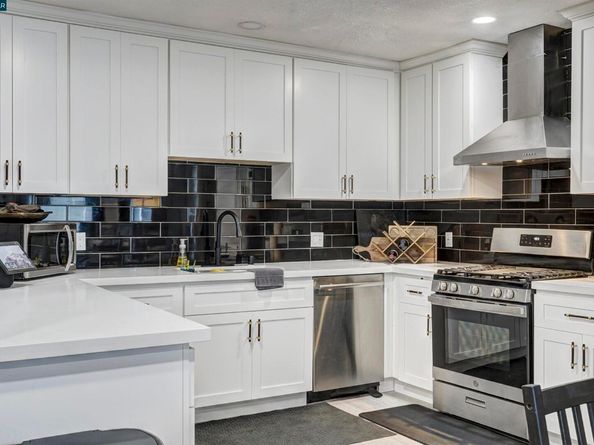 1324 104th Ave, Oakland CA 94603
