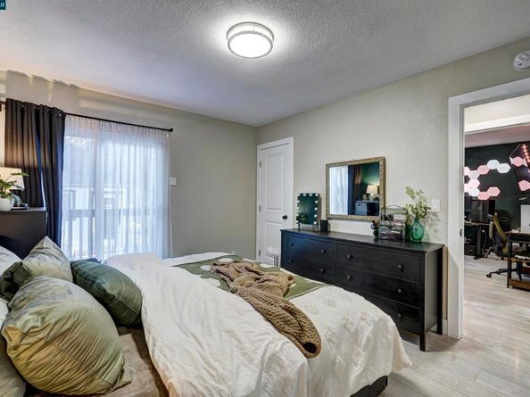 1324 104th Ave, Oakland CA 94603