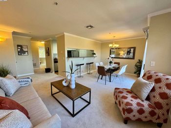 490 Bollinger Canyon Ln