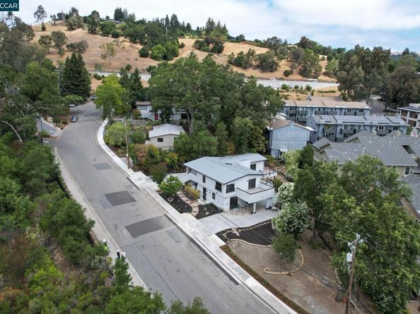 946 Risa Road, Lafayette CA 94549