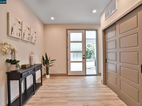 946 Risa Road, Lafayette CA 94549