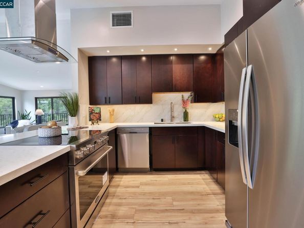 946 Risa Road, Lafayette CA 94549