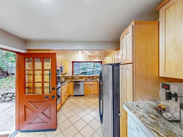 5716 Merriewood Drive, Oakland CA 94611