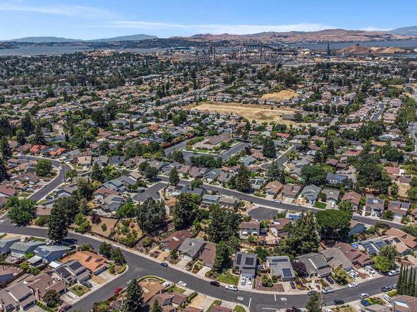 1039 Village Oaks Drive, Martinez CA 94553