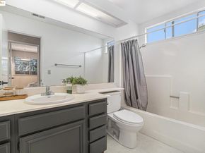 1039 Village Oaks Drive, Martinez CA 94553