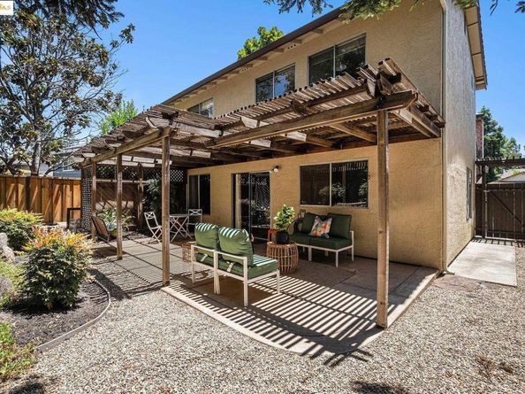 1039 Village Oaks Drive, Martinez CA 94553