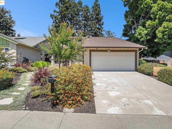 1039 Village Oaks Drive, Martinez CA 94553