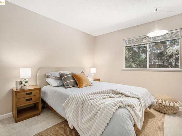 1039 Village Oaks Drive, Martinez CA 94553