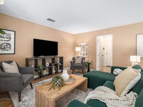 1039 Village Oaks Drive, Martinez CA 94553