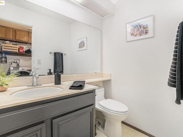 1039 Village Oaks Drive, Martinez CA 94553