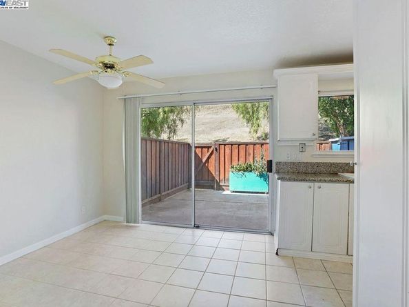 1048 Spring Valley Cmn, Livermore CA 94551