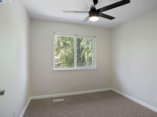 1048 Spring Valley Cmn, Livermore CA 94551