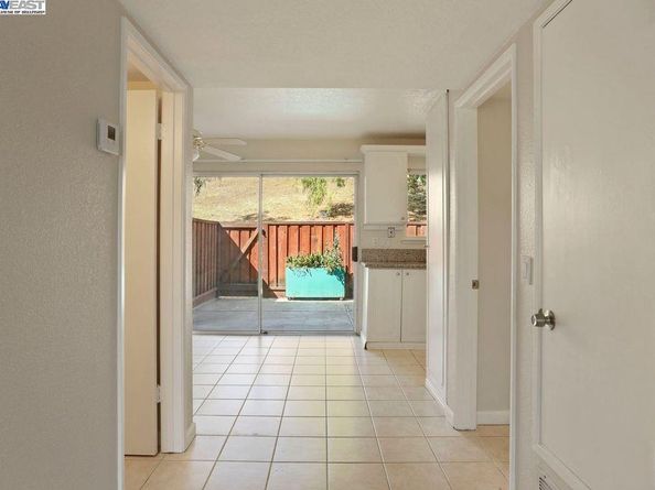 1048 Spring Valley Cmn, Livermore CA 94551