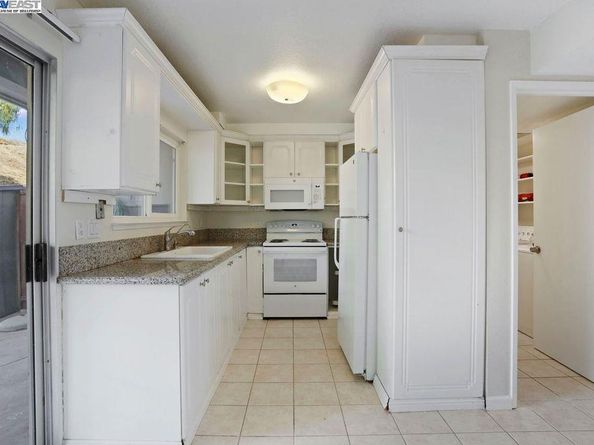 1048 Spring Valley Cmn, Livermore CA 94551