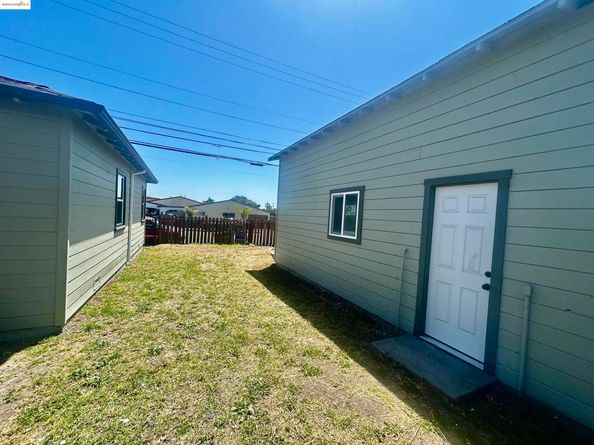 557 S 22nd St, Richmond CA 94804
