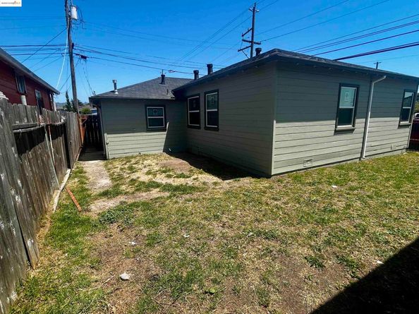 557 S 22nd St, Richmond CA 94804