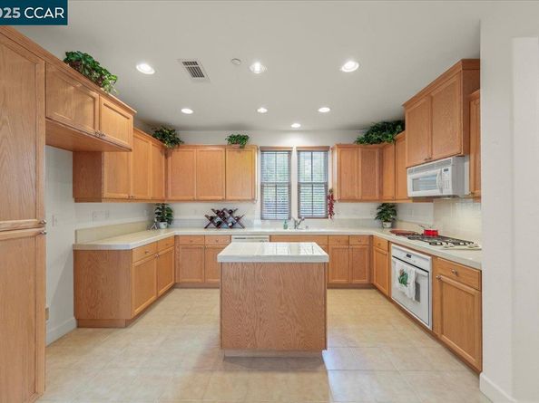 2003 De Anza Ln, Hercules CA 94547