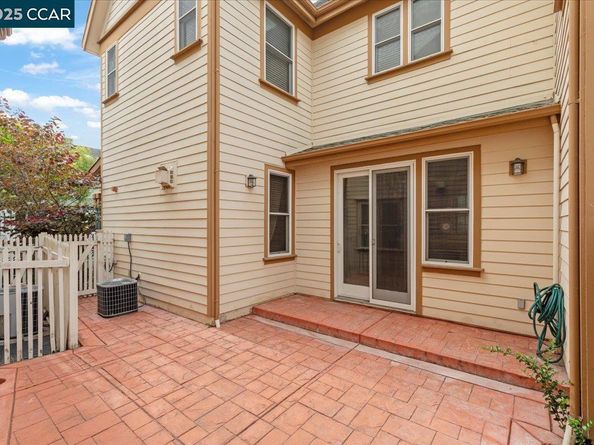 2003 De Anza Ln, Hercules CA 94547
