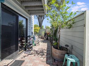 90 Elder Dr C, Pacheco CA 94553