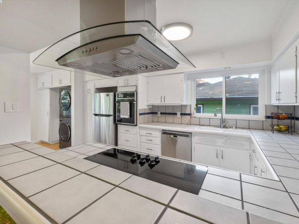 3412 Wyman St, Oakland CA 94619