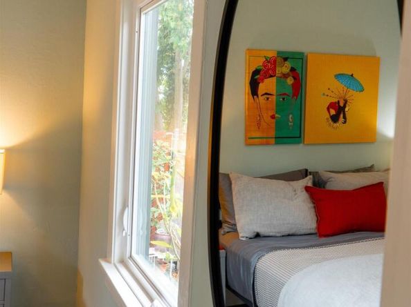 1130 Derby St, Berkeley CA 94702