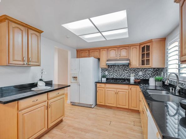 2716 Killdeer Ct, Union City CA 94587