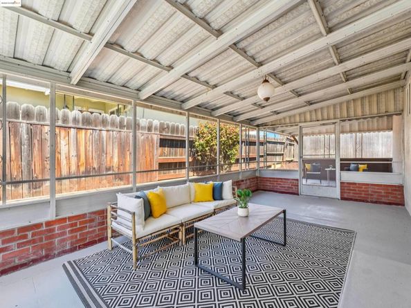 589 Evangeline Way, Hayward CA 94544