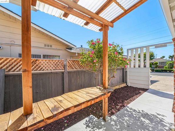 589 Evangeline Way, Hayward CA 94544