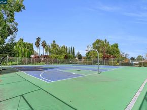 1241 Morning Glory Dr, Concord CA 94521