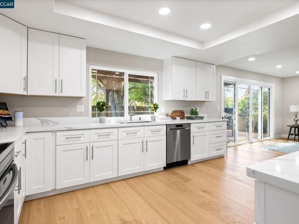 1241 Morning Glory Dr, Concord CA 94521