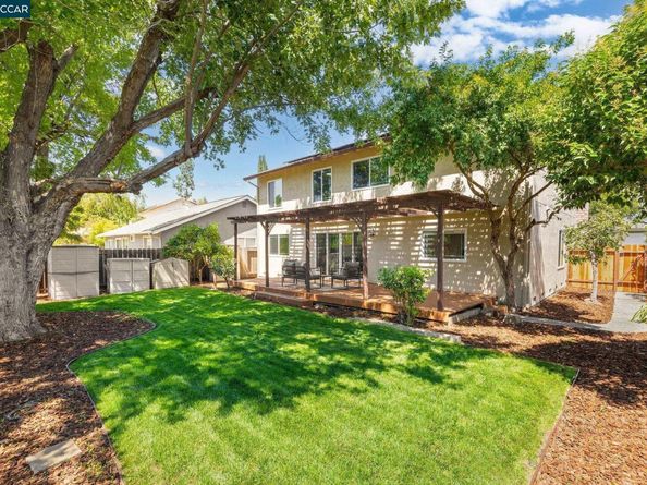 1241 Morning Glory Dr, Concord CA 94521
