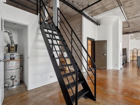 247 4Th St 202, Oakland CA 94607