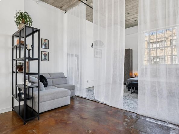 247 4Th St 202, Oakland CA 94607