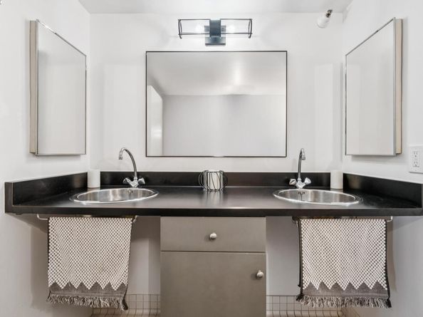 247 4Th St 202, Oakland CA 94607