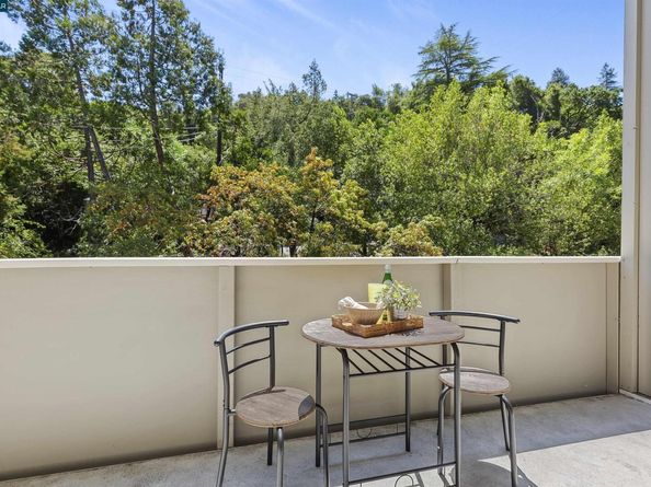 73 Brookwood Rd 9, Orinda CA 94563