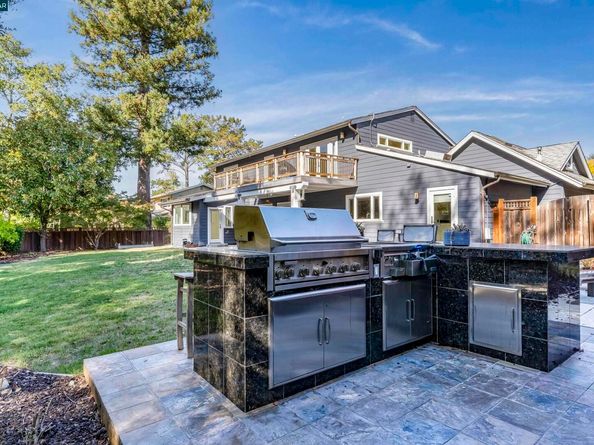 1206 Rimer Dr, Moraga CA 94556