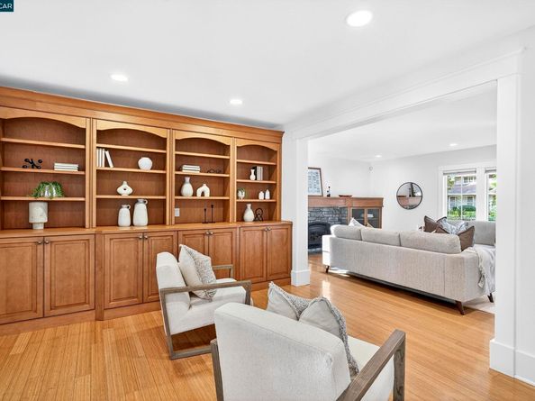 1206 Rimer Dr, Moraga CA 94556