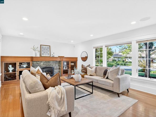 1206 Rimer Dr, Moraga CA 94556