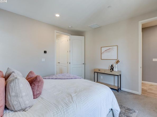 1513 Sylvia St, Hayward CA 94545