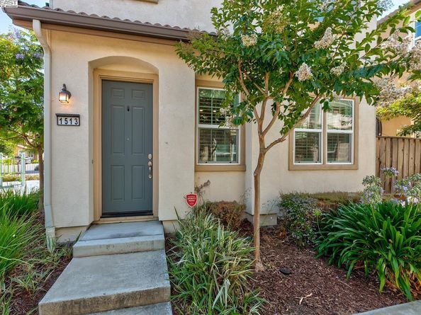 1513 Sylvia St, Hayward CA 94545