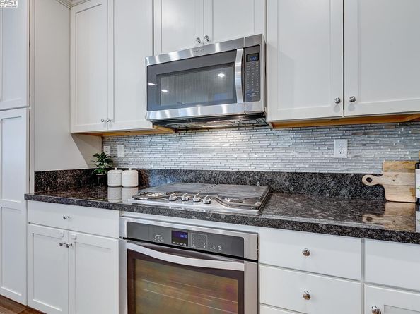 1513 Sylvia St, Hayward CA 94545