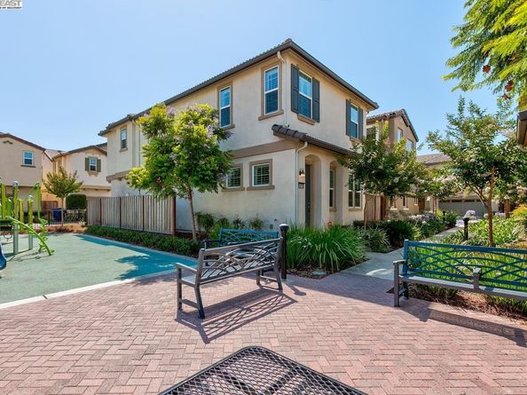 1513 Sylvia St, Hayward CA 94545