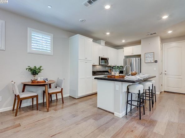 1513 Sylvia St, Hayward CA 94545